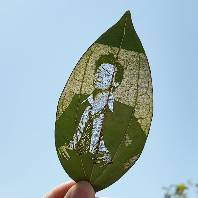 Custom Leaf Carving Photos