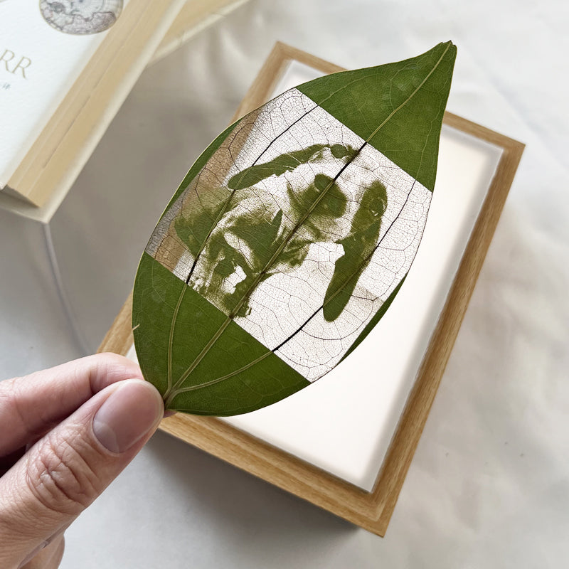 【 Customization 】 Unique natural leaf carving with commemorative significance (Copy)